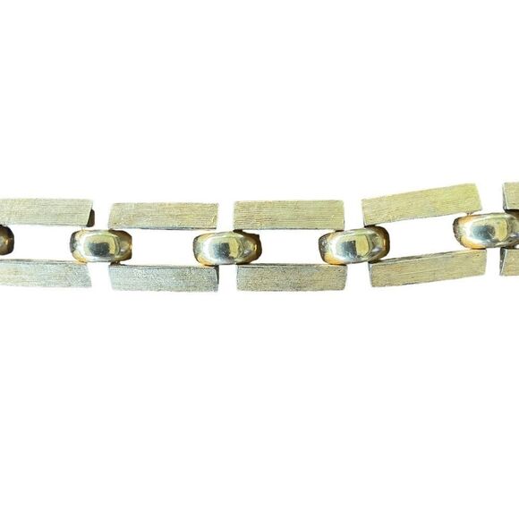 Vintage Goldtone Link Bracelet - Picture 4 of 8